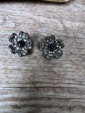 Weiss Flower Clip On Earrings Hematite Rhinestone Gunmetal Vintage Signed